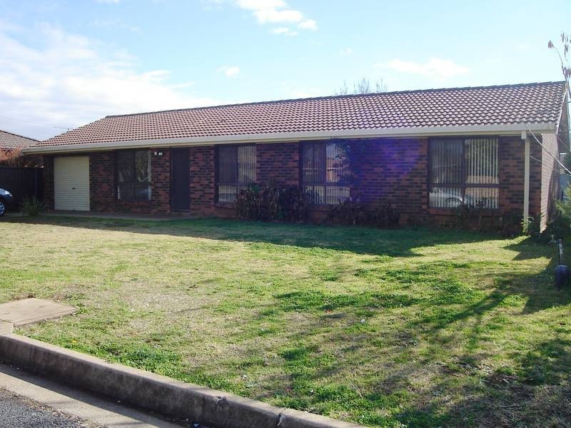 8 Blaxland Way, Tamworth NSW 2340