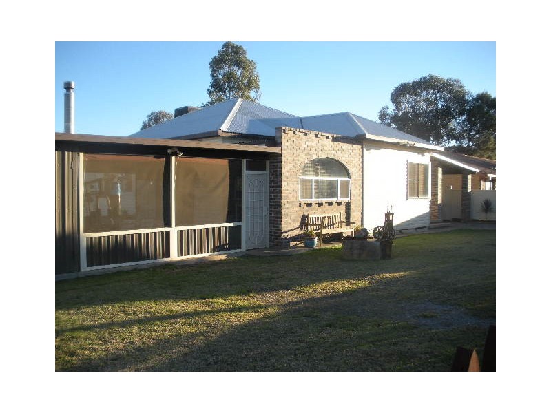 3 Neal Lane, Attunga NSW 2345