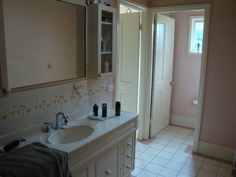 518-530 ARMIDALE RD, Tamworth NSW 2340