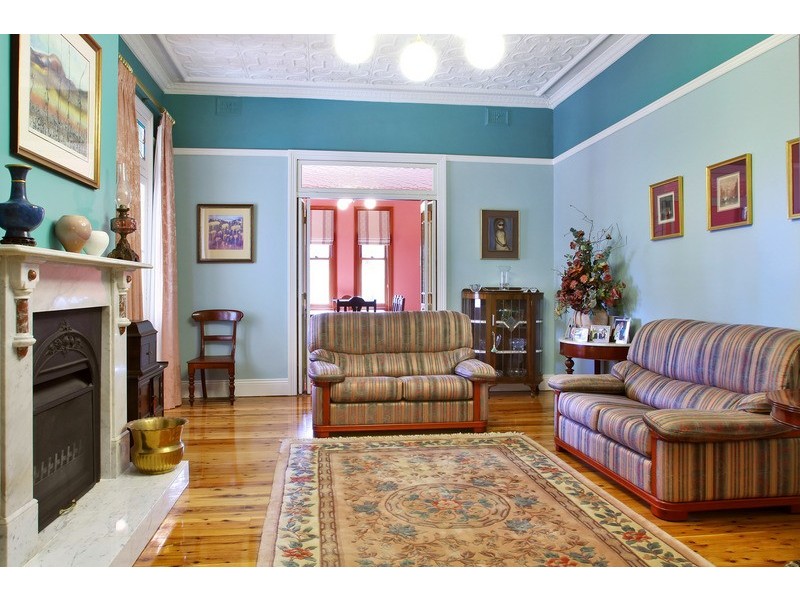 60 Raglan Street, Tamworth NSW 2340