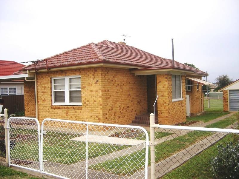 21 Piper Street,, Tamworth NSW 2340