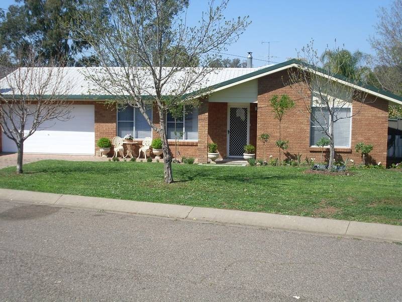 13 Baringa Place, Tamworth NSW 2340
