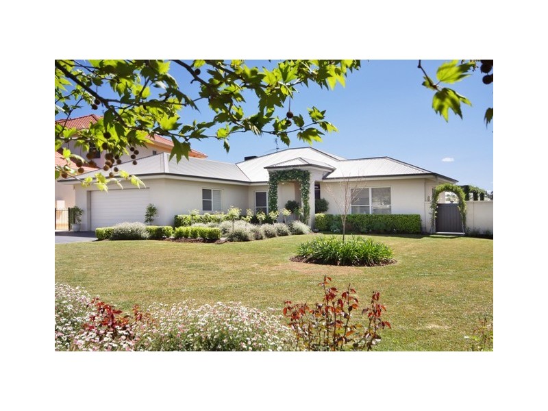 76 THE GRANGE, Tamworth NSW 2340