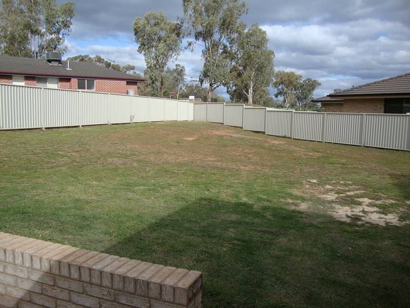 11 JAMES PLACE, Tamworth NSW 2340