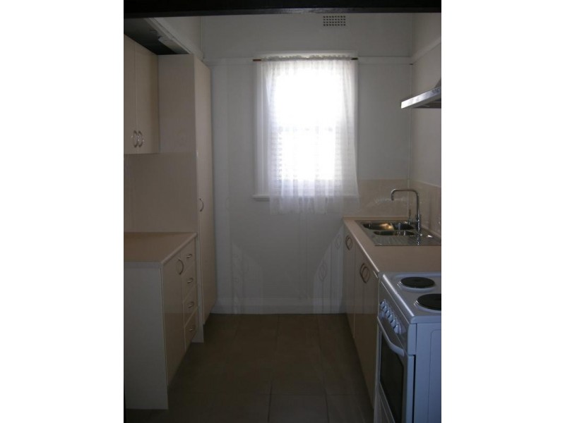 85 Crown Street, Tamworth NSW 2340