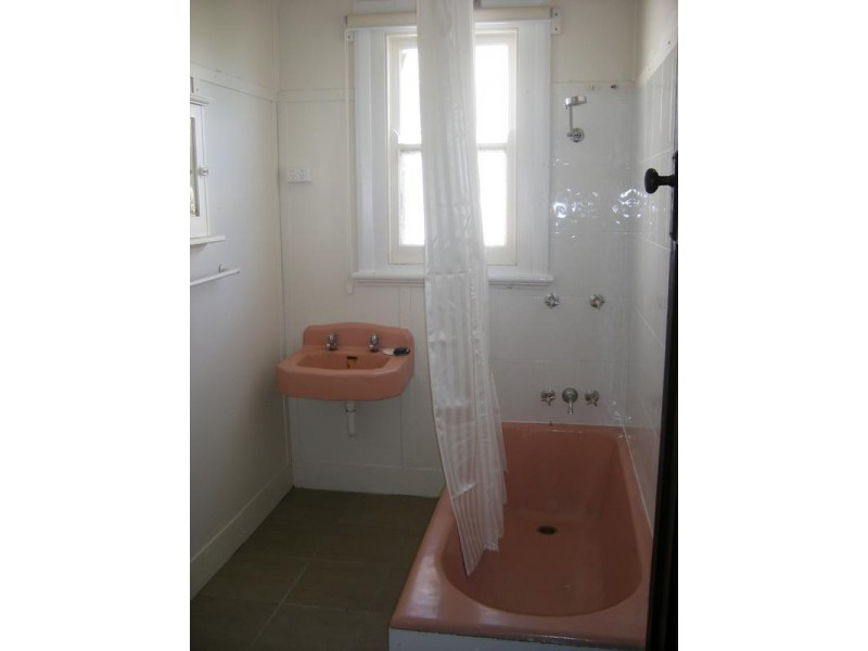 85 Crown Street, Tamworth NSW 2340