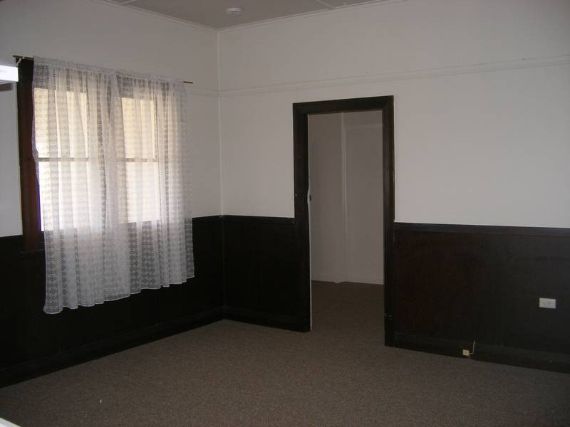 85 Crown Street, Tamworth NSW 2340