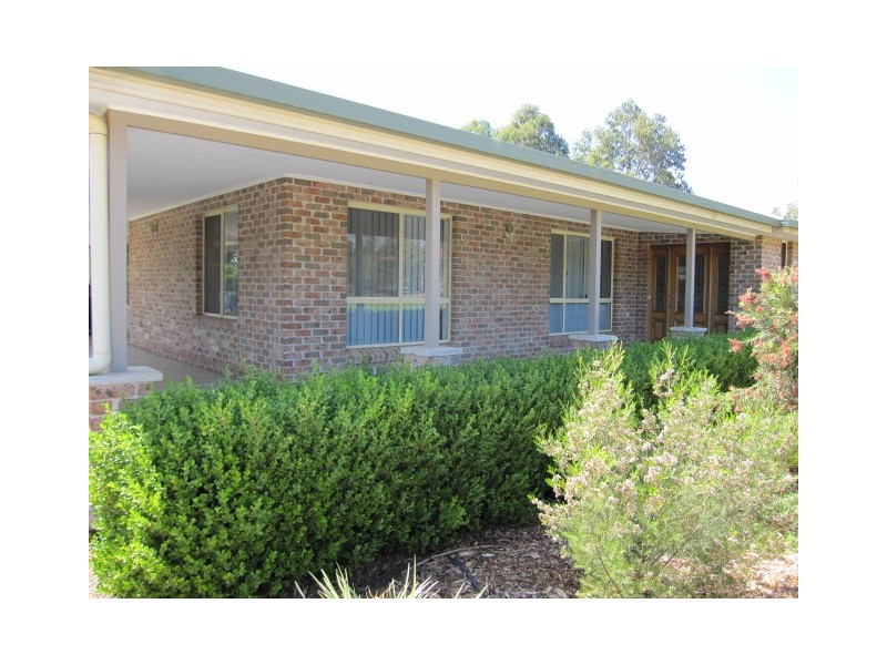 25 Hartmann Drive, Tamworth NSW 2340