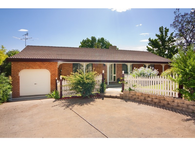 10 Cahill Court, Tamworth NSW 2340