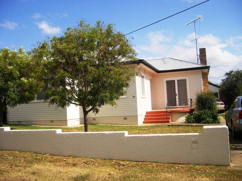 19 Willis Street, South, Tamworth NSW 2340