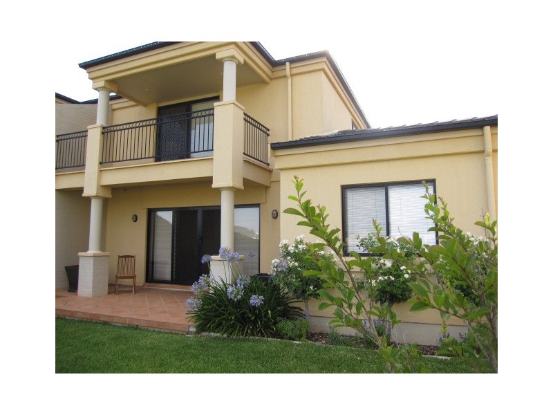 2/45 The Grange, Tamworth NSW 2340