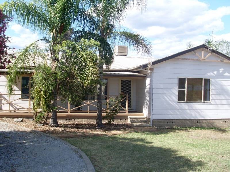 15 Chelmsford, Tamworth NSW 2340