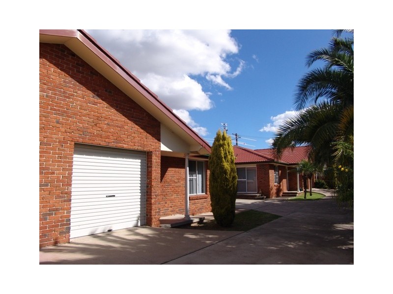 2/175 Goonoo Goonoo Rd, Tamworth NSW 2340