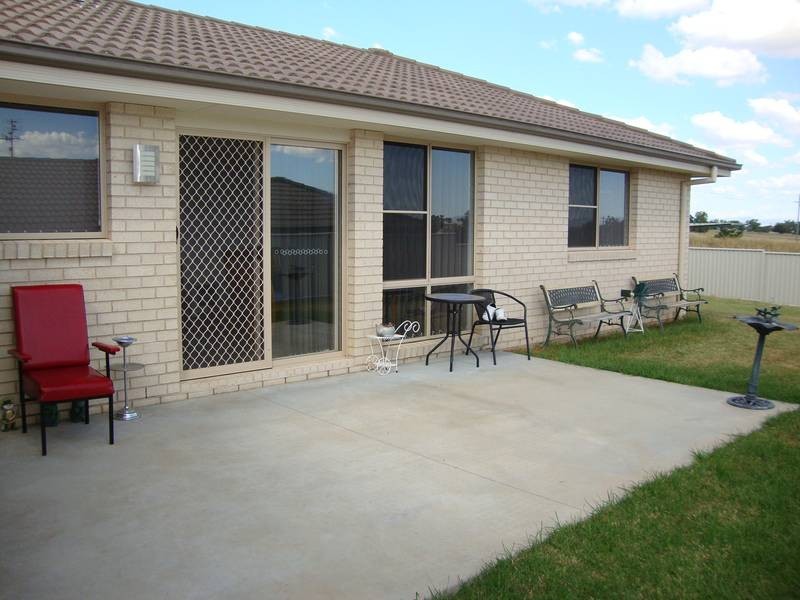 11 Orley Drive, Tamworth NSW 2340