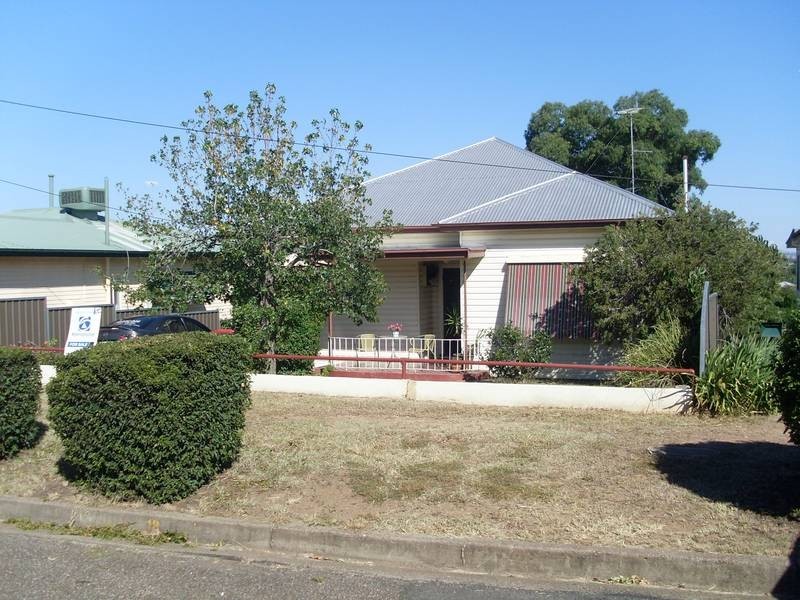 18 George Street, Tamworth NSW 2340