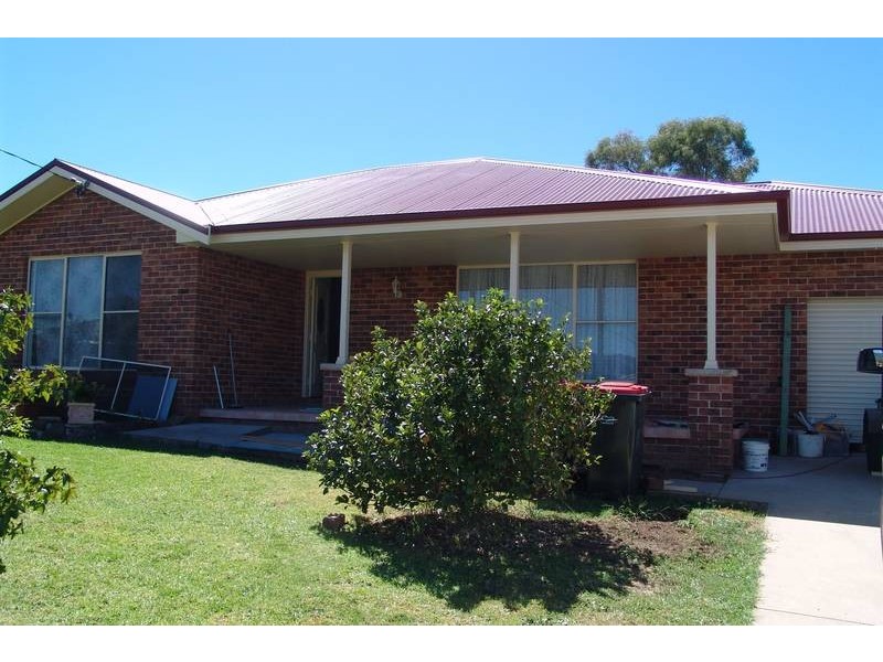 19 Leonora Cresent, Kootingal NSW 2352