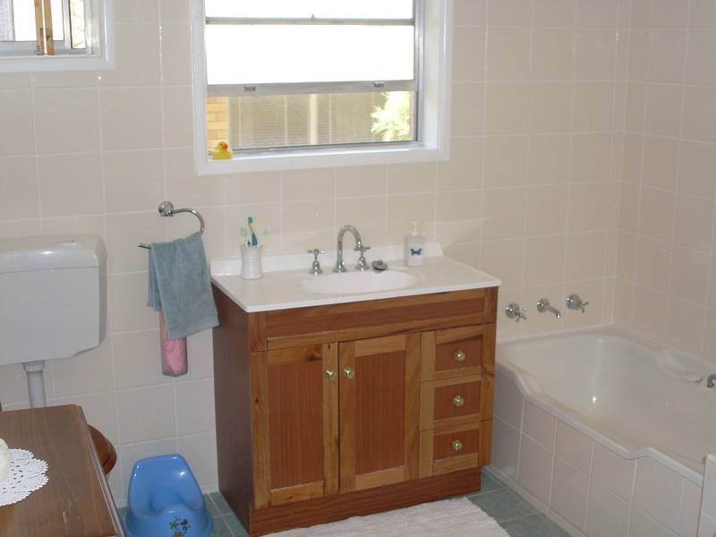 18 Carmichael Ave, Tamworth NSW 2340