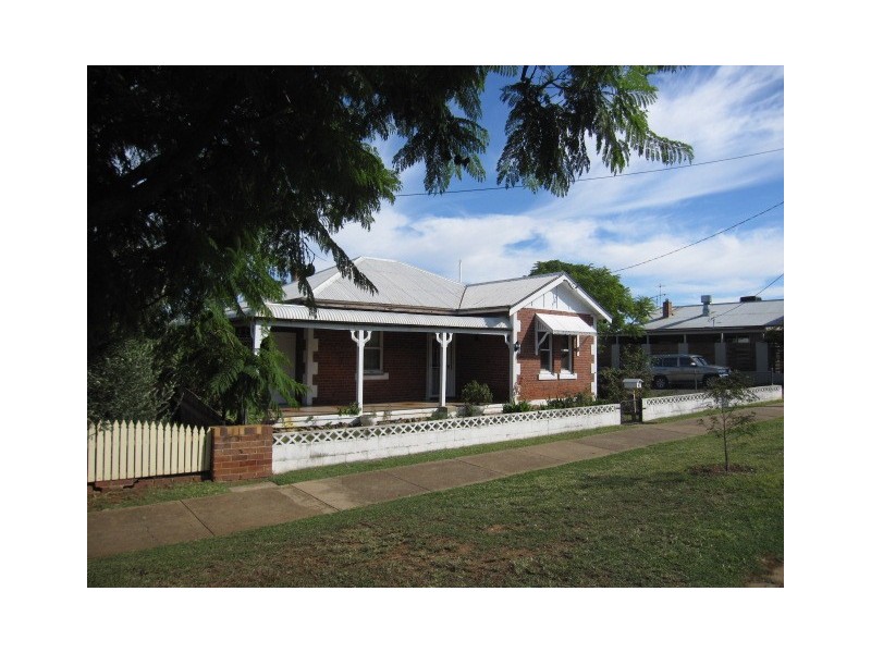 4 Janison Street, Tamworth NSW 2340