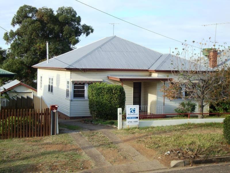 18 George Street, Tamworth NSW 2340