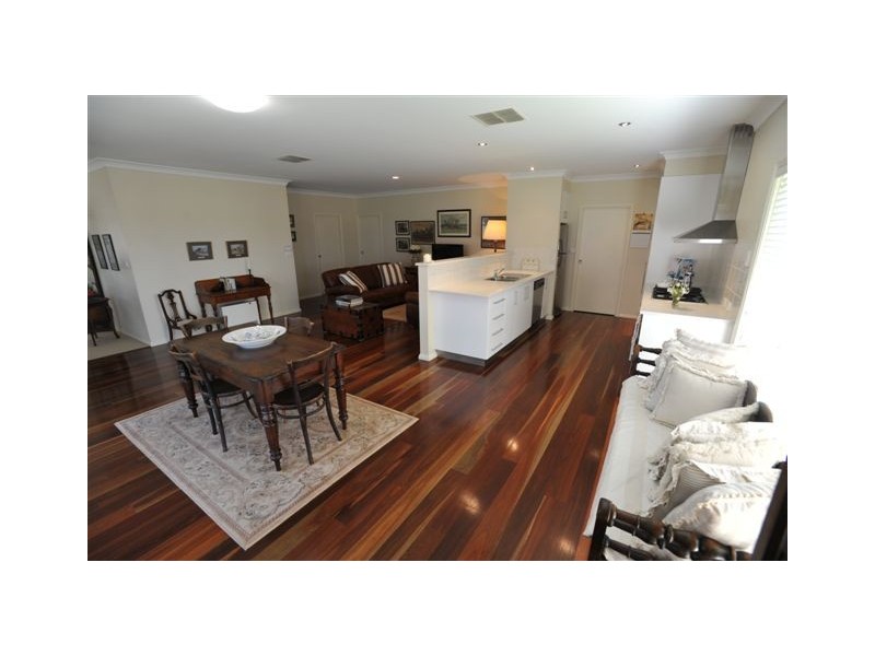 76 The Grange, Tamworth NSW 2340