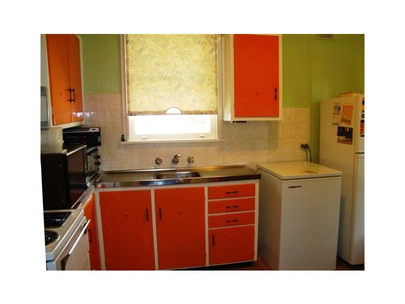 2 Westow, Tamworth NSW 2340