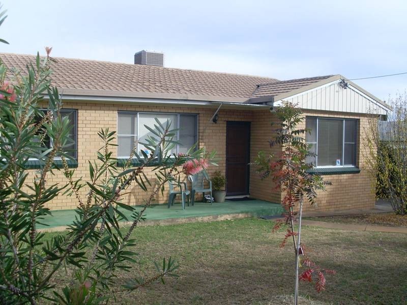 10 Cypress Street, Tamworth NSW 2340