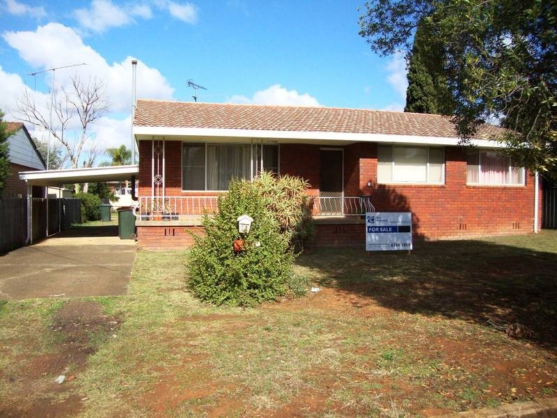 8 Robina Street, Tamworth NSW 2340