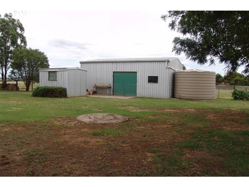 13A Warwick Rd, Tamworth NSW 2340