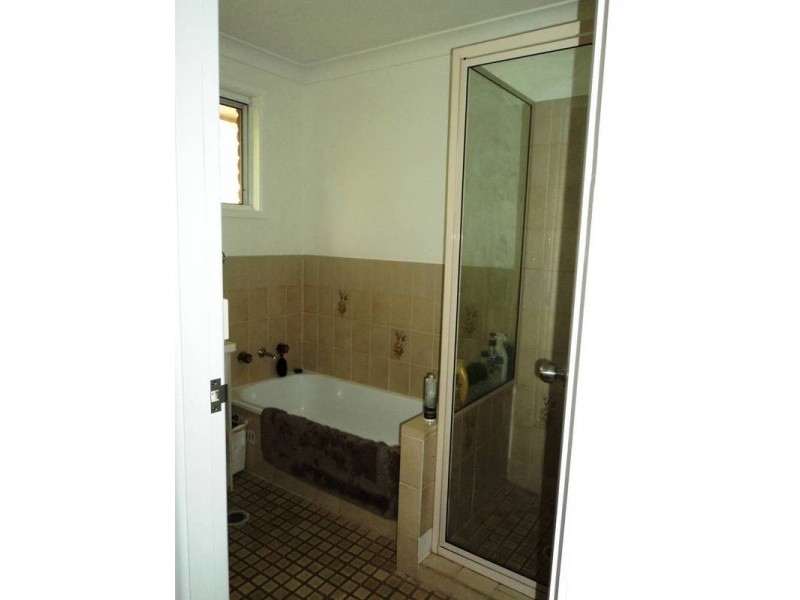 2/168 Carthage Street, Tamworth NSW 2340