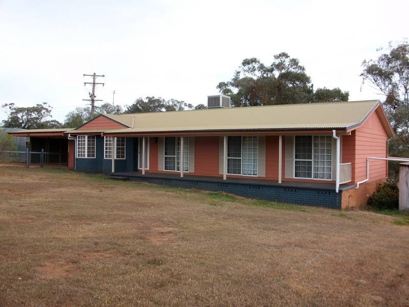 105 Martins Lane, Tamworth NSW 2340