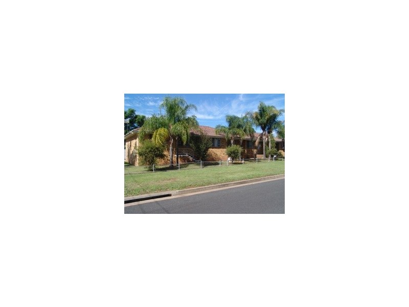 34 David st, Tamworth NSW 2340