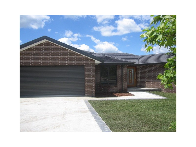 4 The Grange, Tamworth NSW 2340