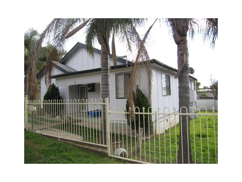 5 Gipps street, Tamworth NSW 2340