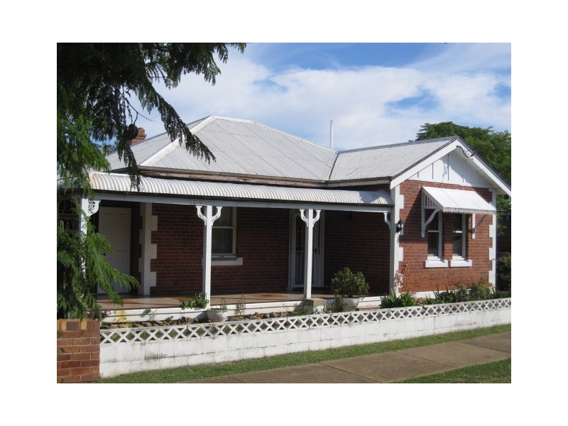 4 Janison Street, Tamworth NSW 2340