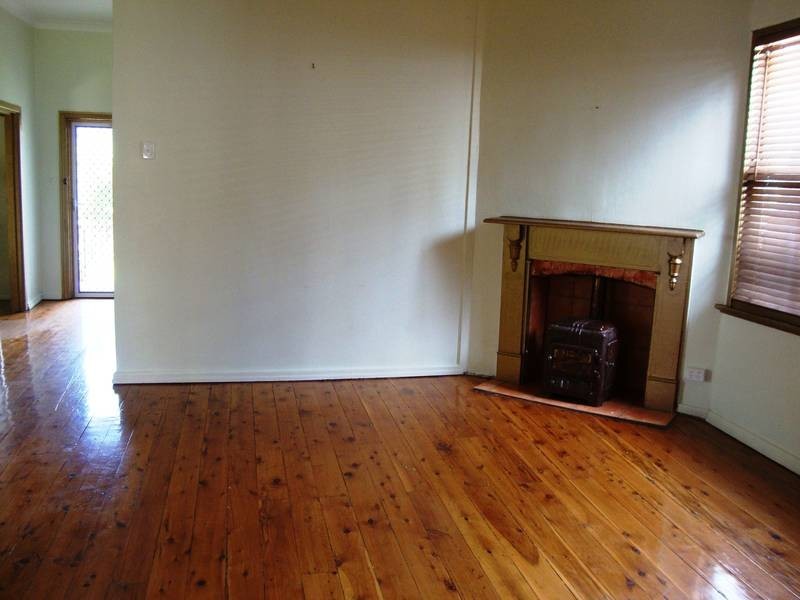 9 Denne Street, Tamworth NSW 2340