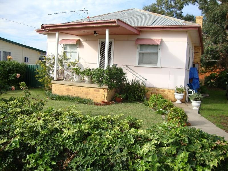 16 Belmore Street, Tamworth NSW 2340