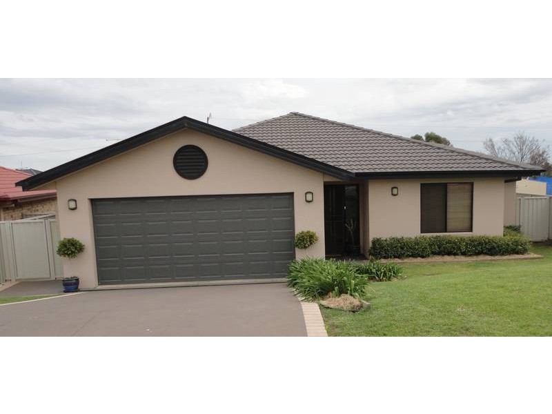 39 Gilbert Drive, Westdale NSW 2340