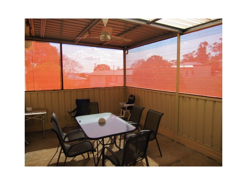 8 Westow cres, Tamworth NSW 2340