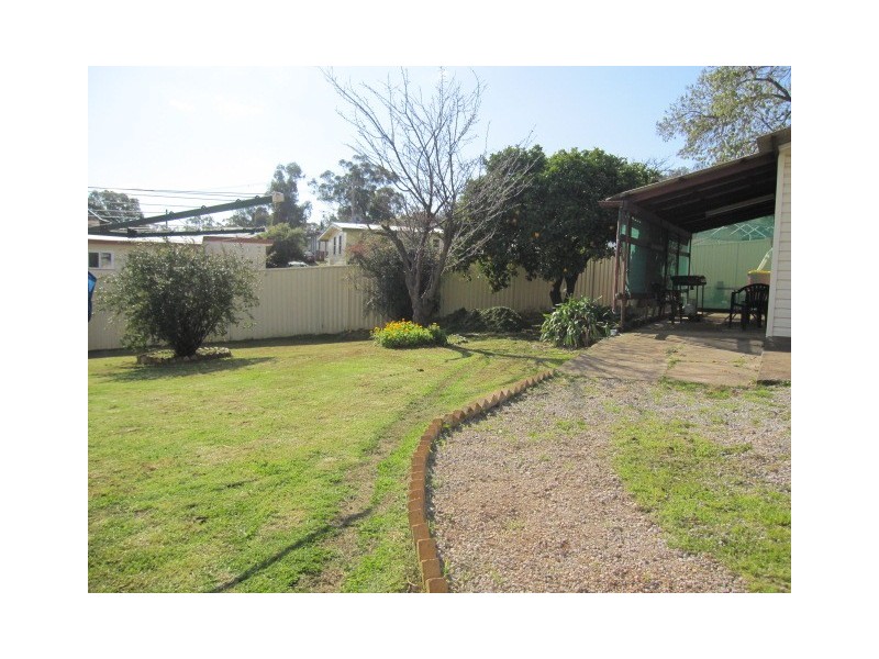 8 Westow cres, Tamworth NSW 2340