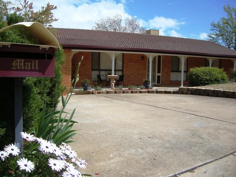 10 Cahill Crt, Tamworth NSW 2340