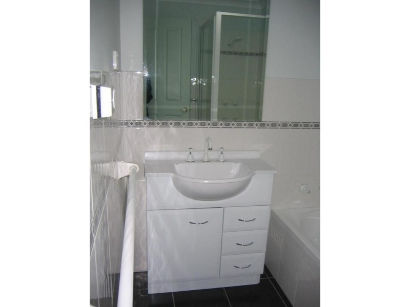 2/12 Dean Street, Tamworth NSW 2340