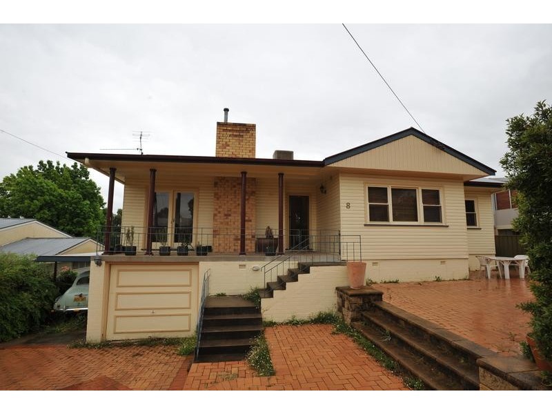 8 Yarral Avenue, Tamworth NSW 2340