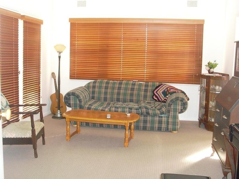 8 Yarral Avenue, Tamworth NSW 2340