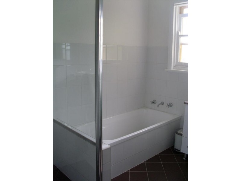 8 Yarral Avenue, Tamworth NSW 2340