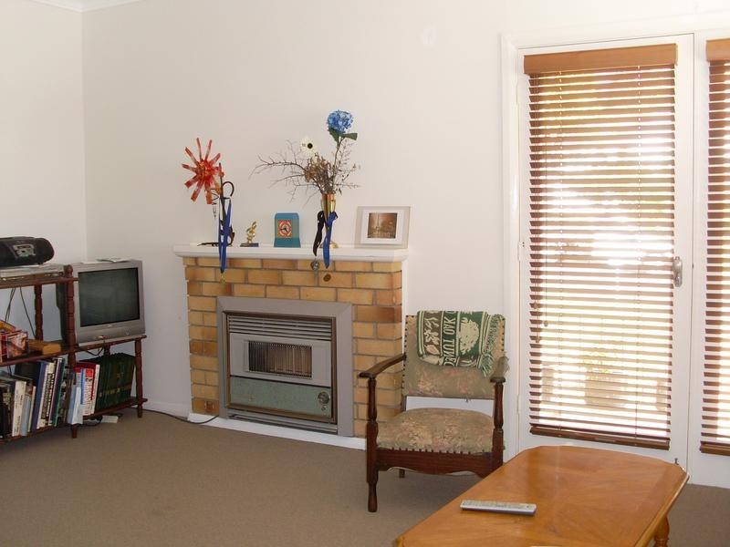 8 Yarral Avenue, Tamworth NSW 2340