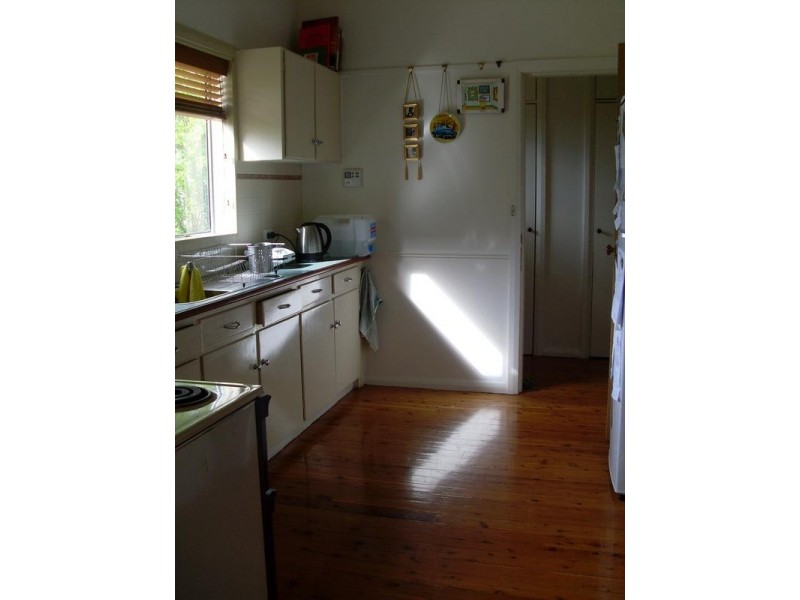 8 Yarral Avenue, Tamworth NSW 2340