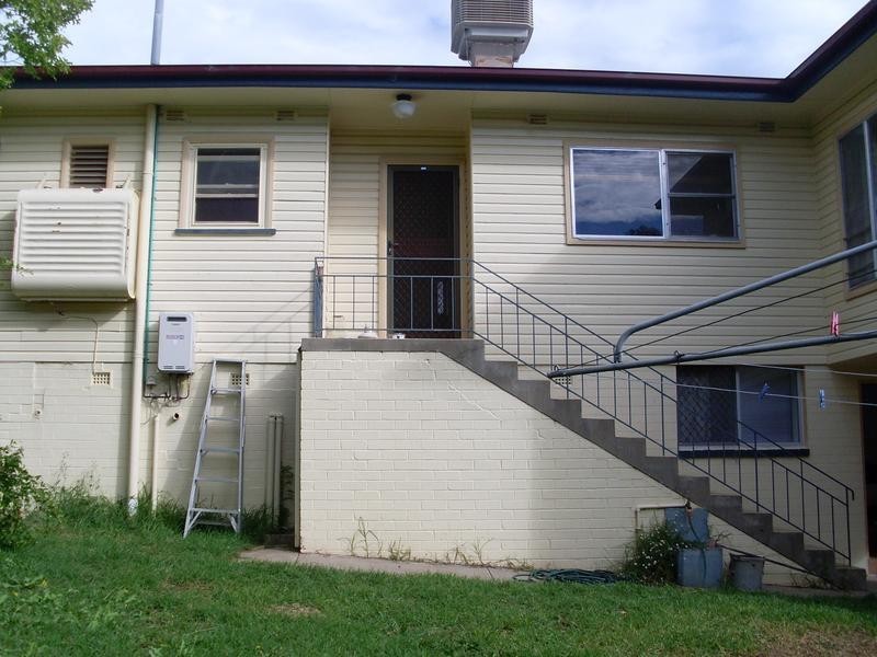 8 Yarral Avenue, Tamworth NSW 2340