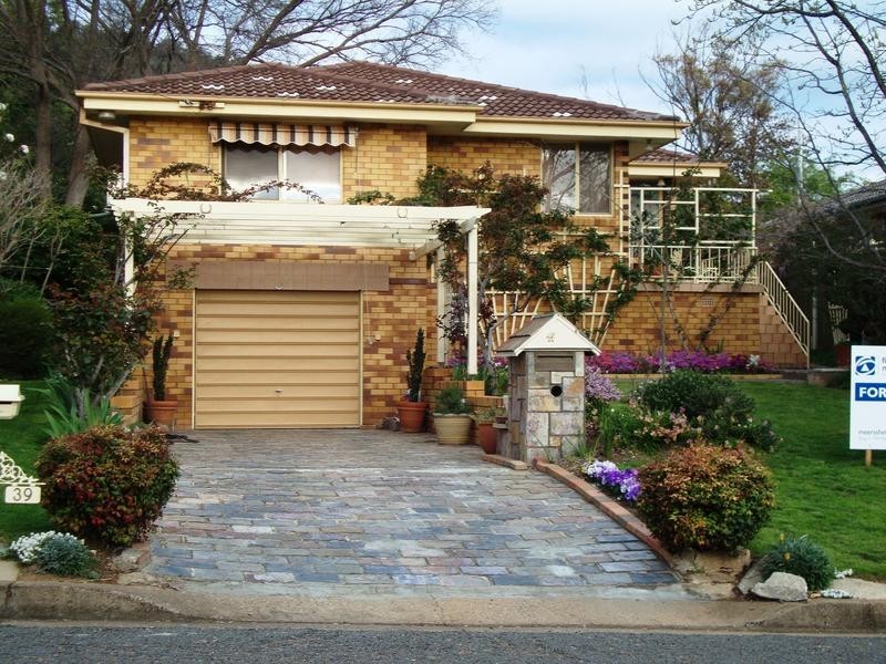 39 Hall Street, Tamworth NSW 2340