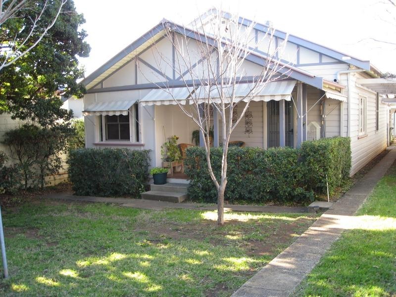 102 North Street, Tamworth NSW 2340