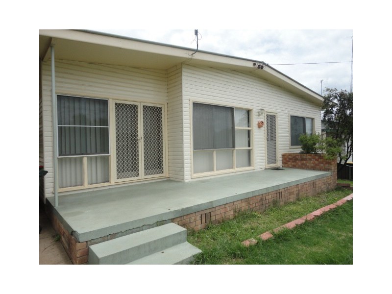 56 Croydon Ave, Tamworth NSW 2340